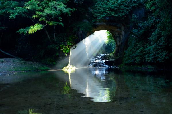 千葉県最後の秘境奥房総「濃溝の滝・亀岩の洞窟」