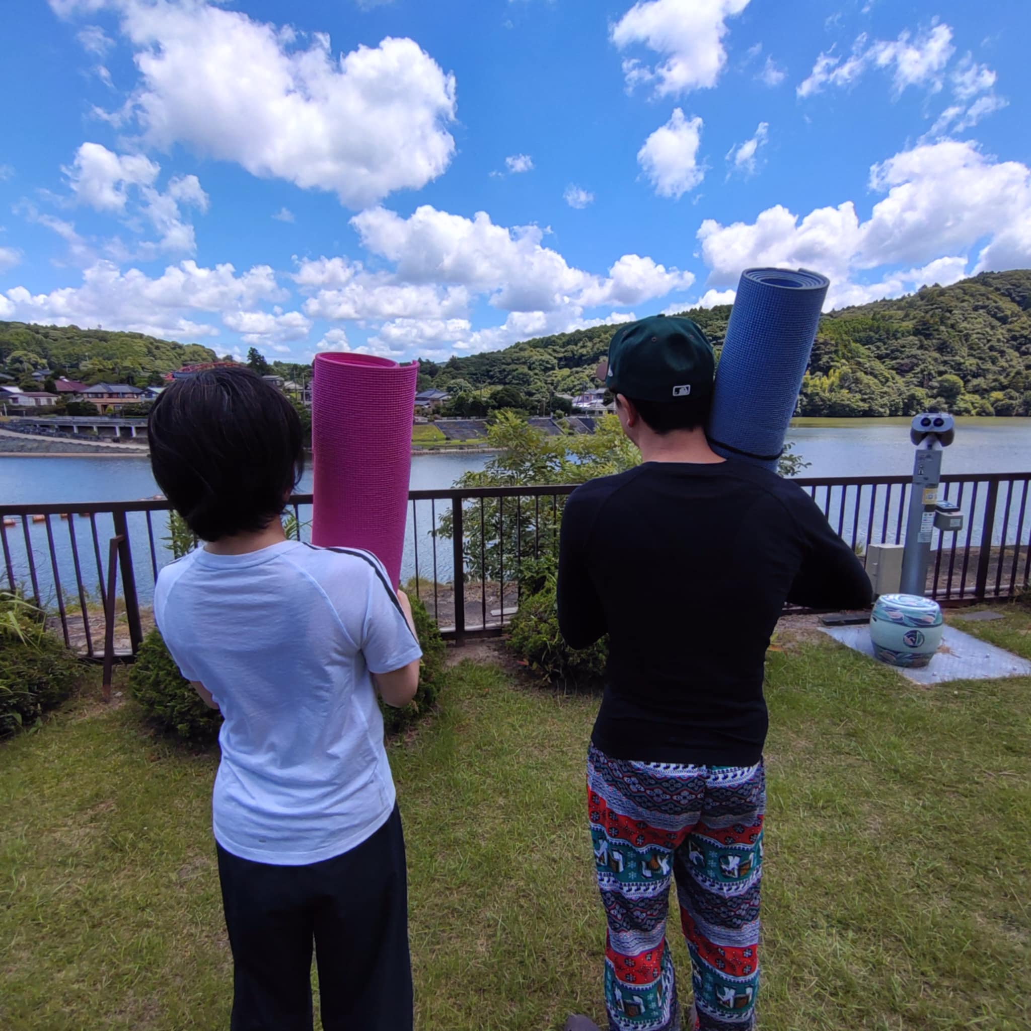 お客様の声：亀山湖畔でヨガ